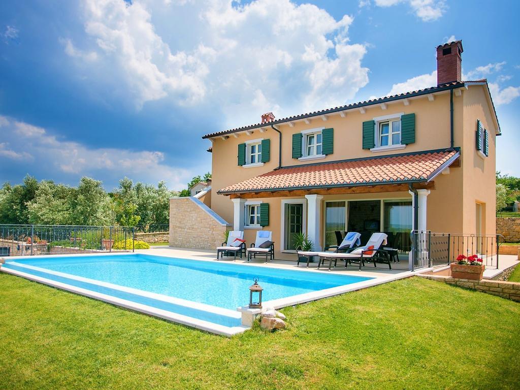 Luxurious Villa With Swimming Pool In Sveti Lovrec Selina Kültér fotó